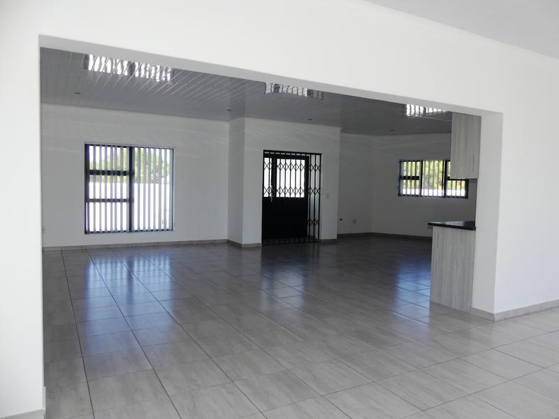 4 Bedroom Property for Sale in Golden Mile Western Cape